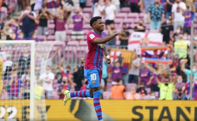 体育娱乐-法蒂还没续约 "你以为他哥哥去英国是为学英语？"